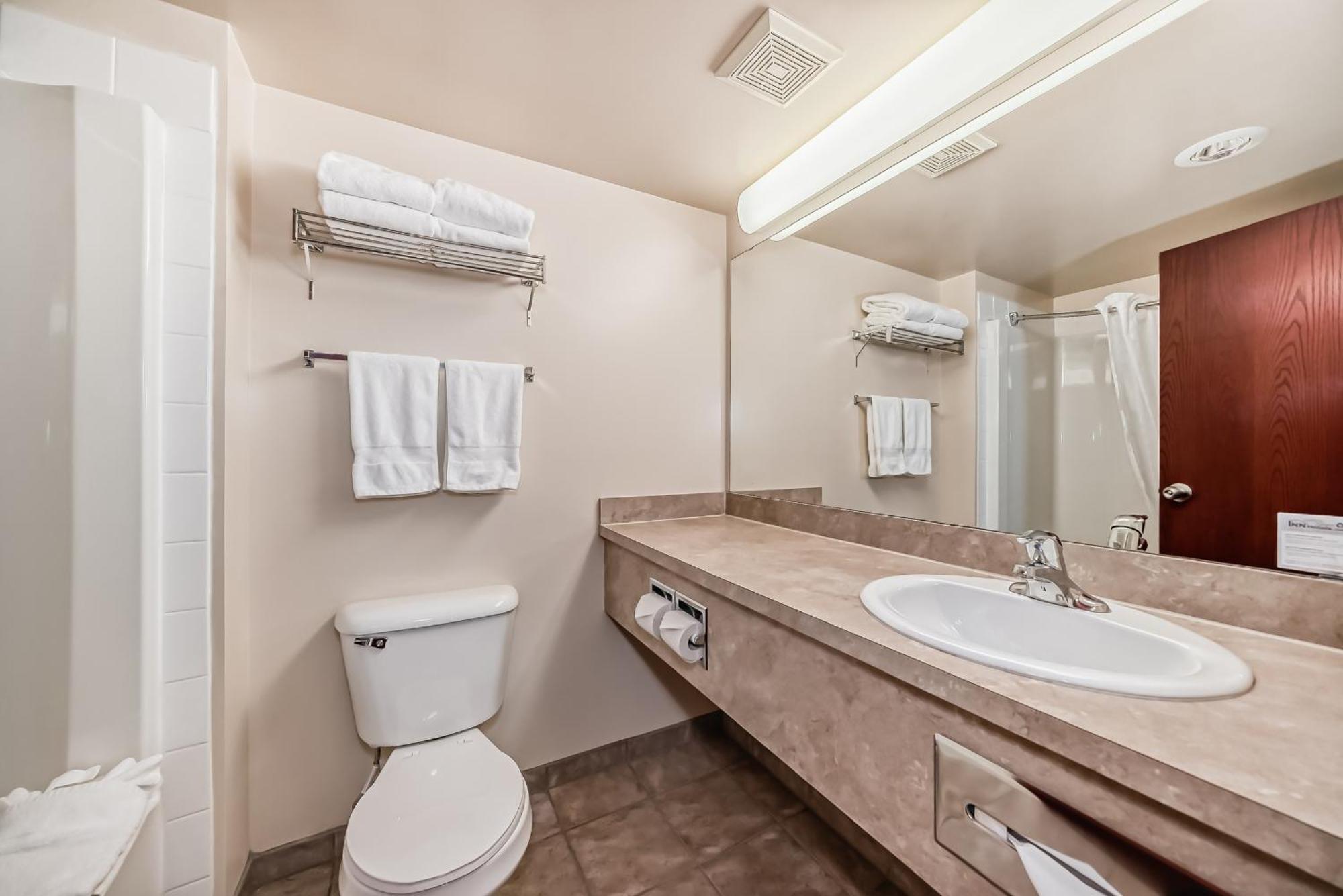 Grande Cache Inn&Suites Buitenkant foto