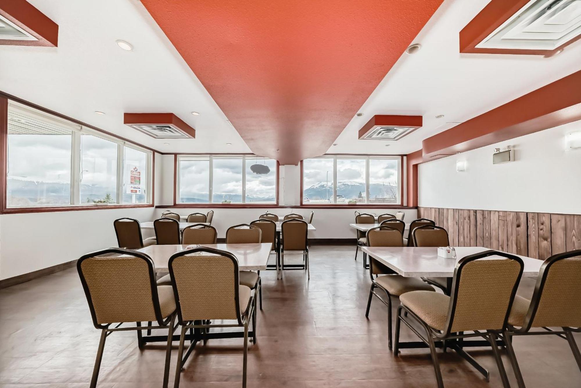 Grande Cache Inn&Suites Buitenkant foto