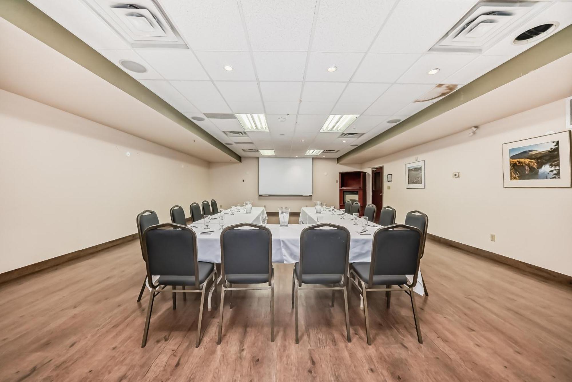 Grande Cache Inn&Suites Buitenkant foto