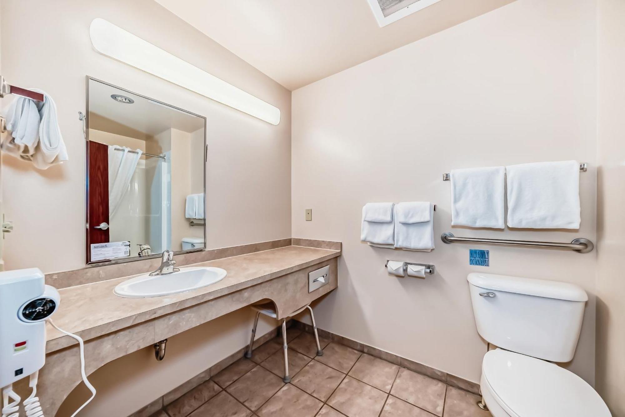 Grande Cache Inn&Suites Buitenkant foto