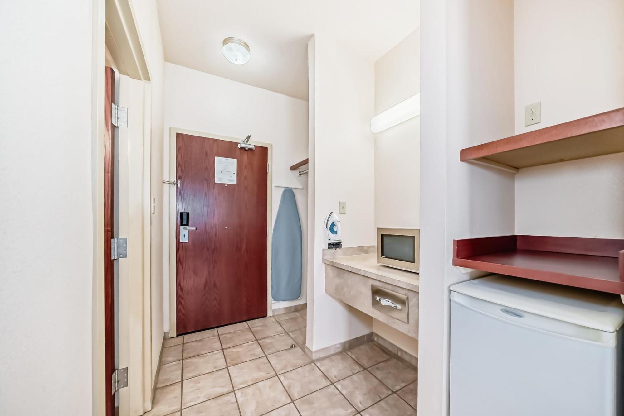 Grande Cache Inn&Suites Buitenkant foto