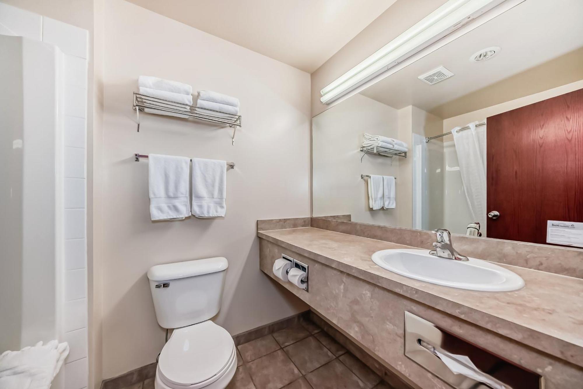 Grande Cache Inn&Suites Buitenkant foto