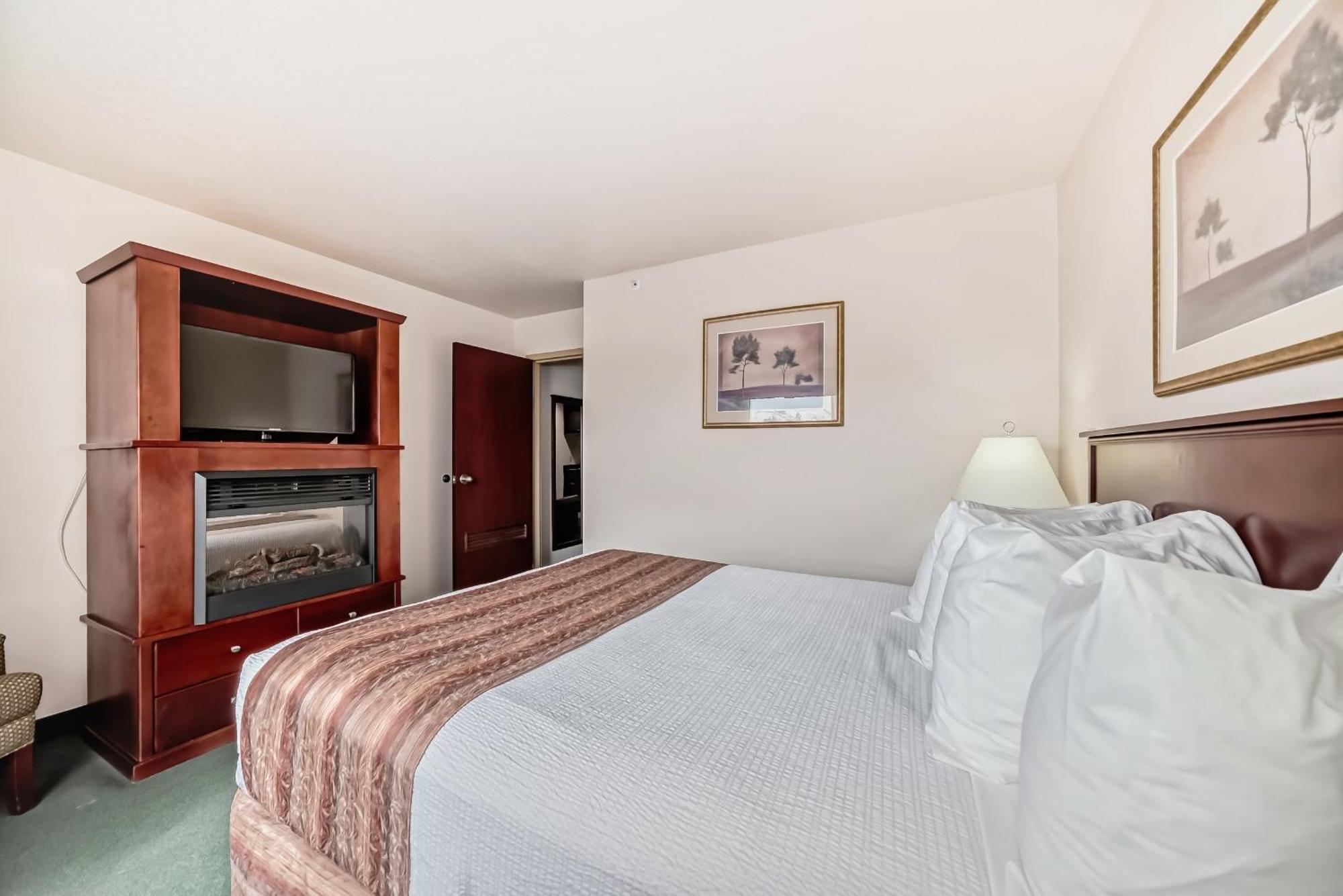 Grande Cache Inn&Suites Buitenkant foto