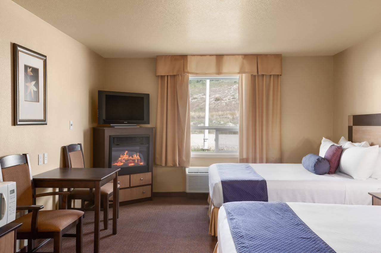 Grande Cache Inn&Suites Buitenkant foto